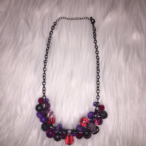 Purple and red beaded cluster necklace - Picture 1 of 3